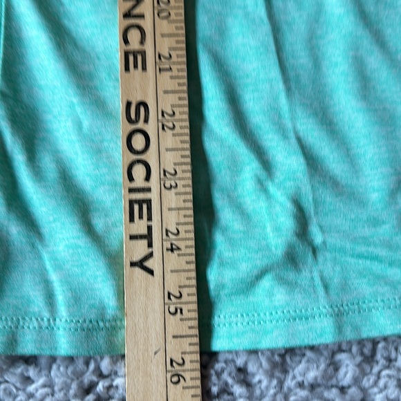 Nike Dri-Fit Women’s Short Sleeve Shirt Size Medium - Picture 5 of 5